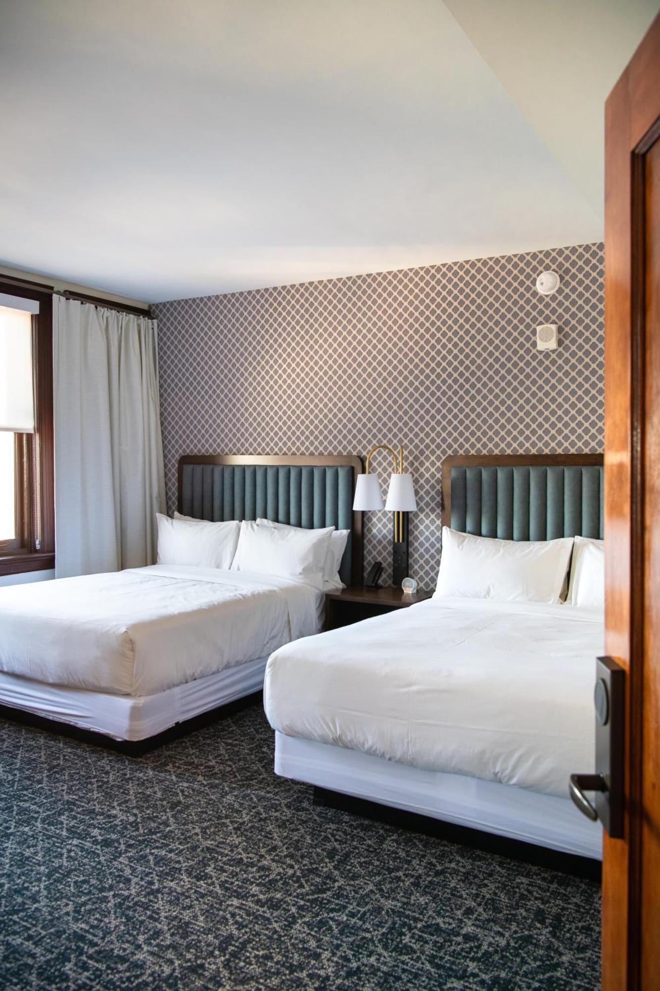 Hotel Petersburg, Tapestry Collection By Hilton 외부 사진